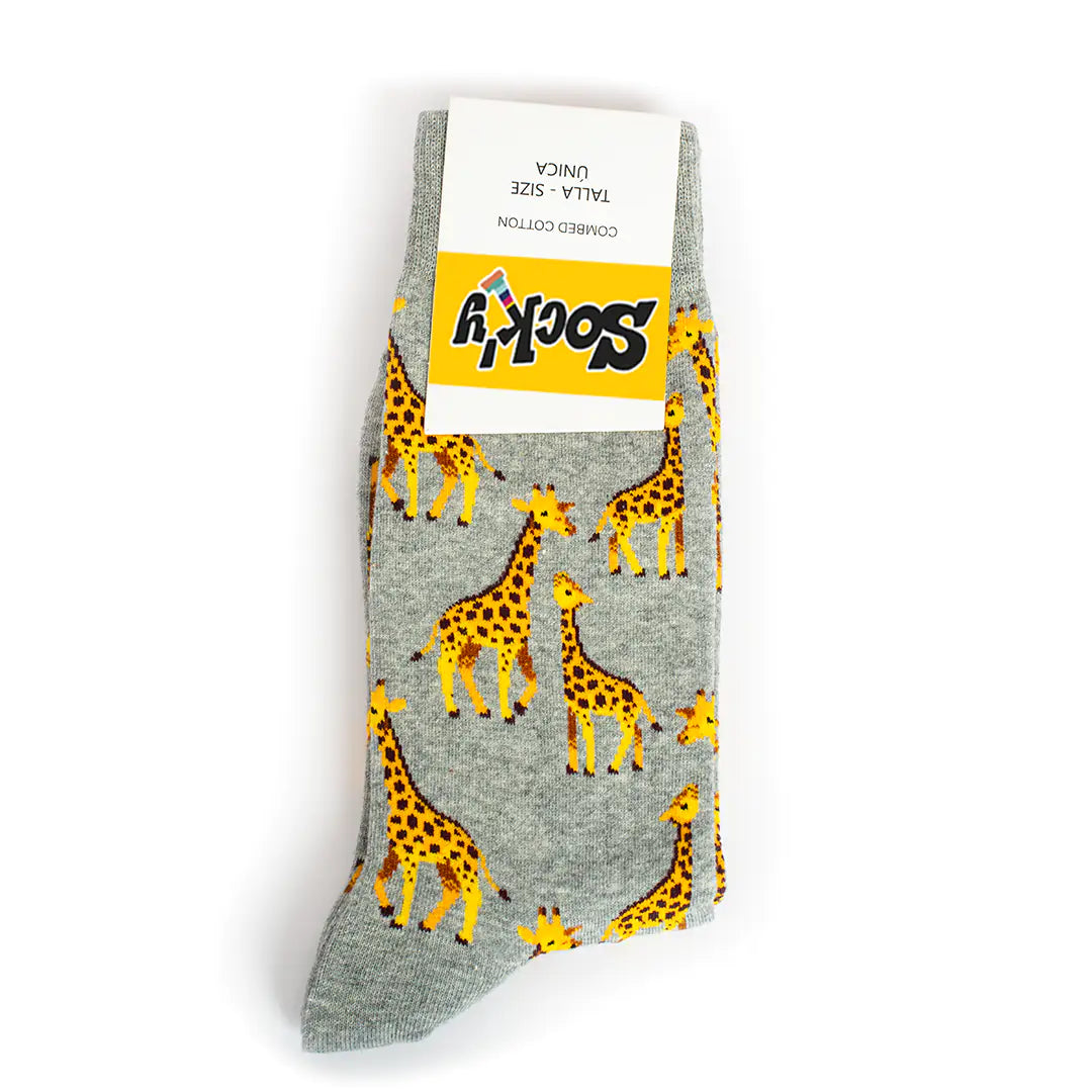 Calcetines grises con jirafas en tonos amarillos