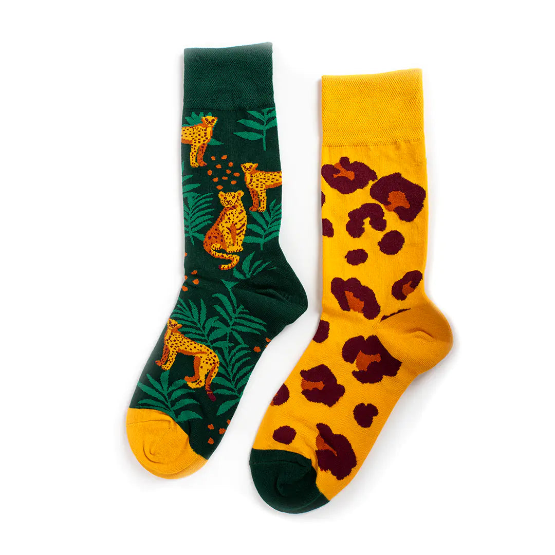 Calcetines guepardo diferentes para cada pie